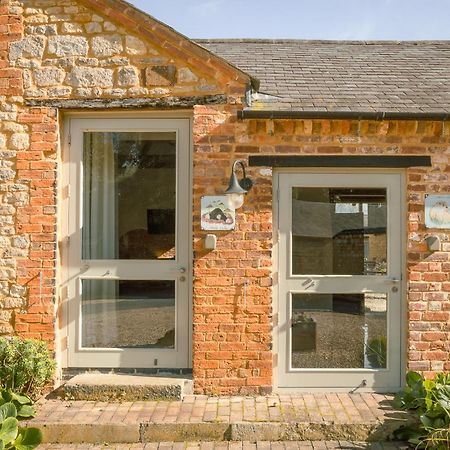 Mole Hole Apartment Towcester Bagian luar foto