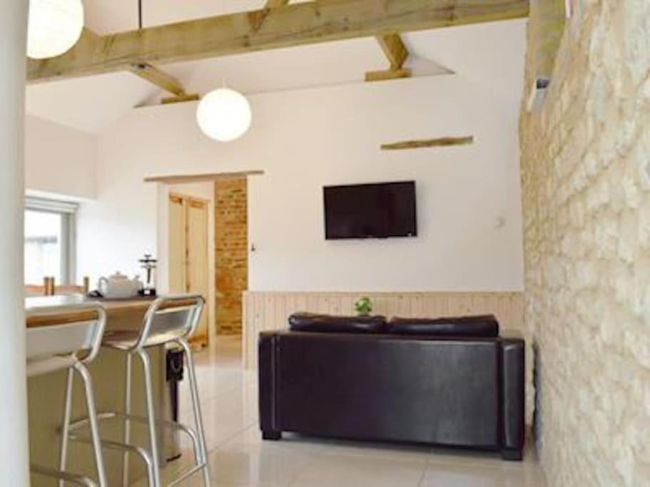Mole Hole Apartment Towcester Bagian luar foto