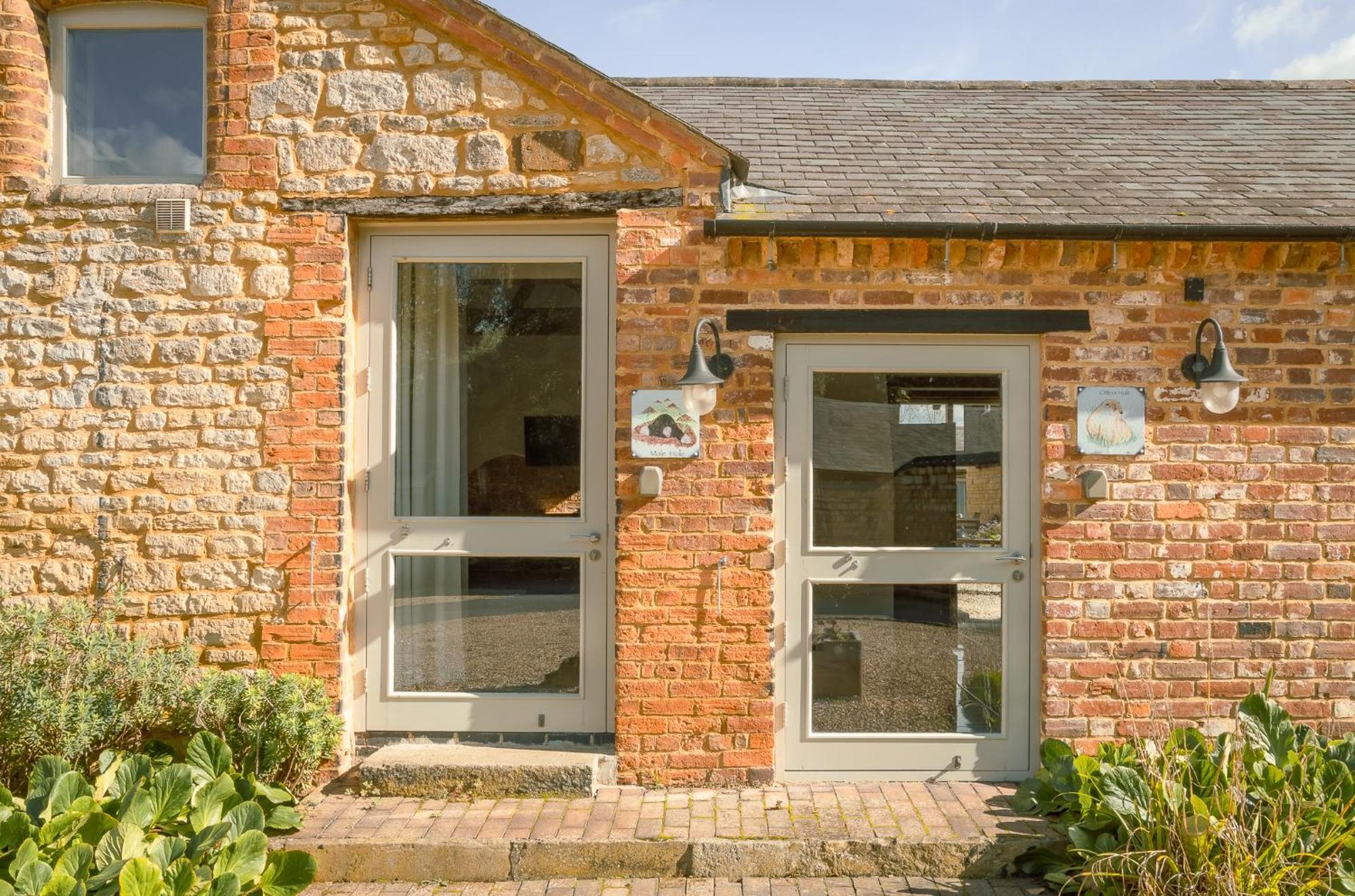 Mole Hole Apartment Towcester Bagian luar foto